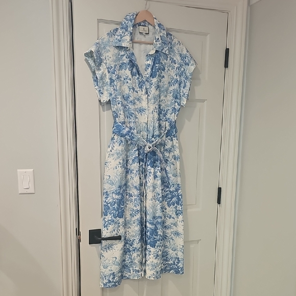 Tuckernuck Blue and White Floral Midi Dress - Picture 1 of 8